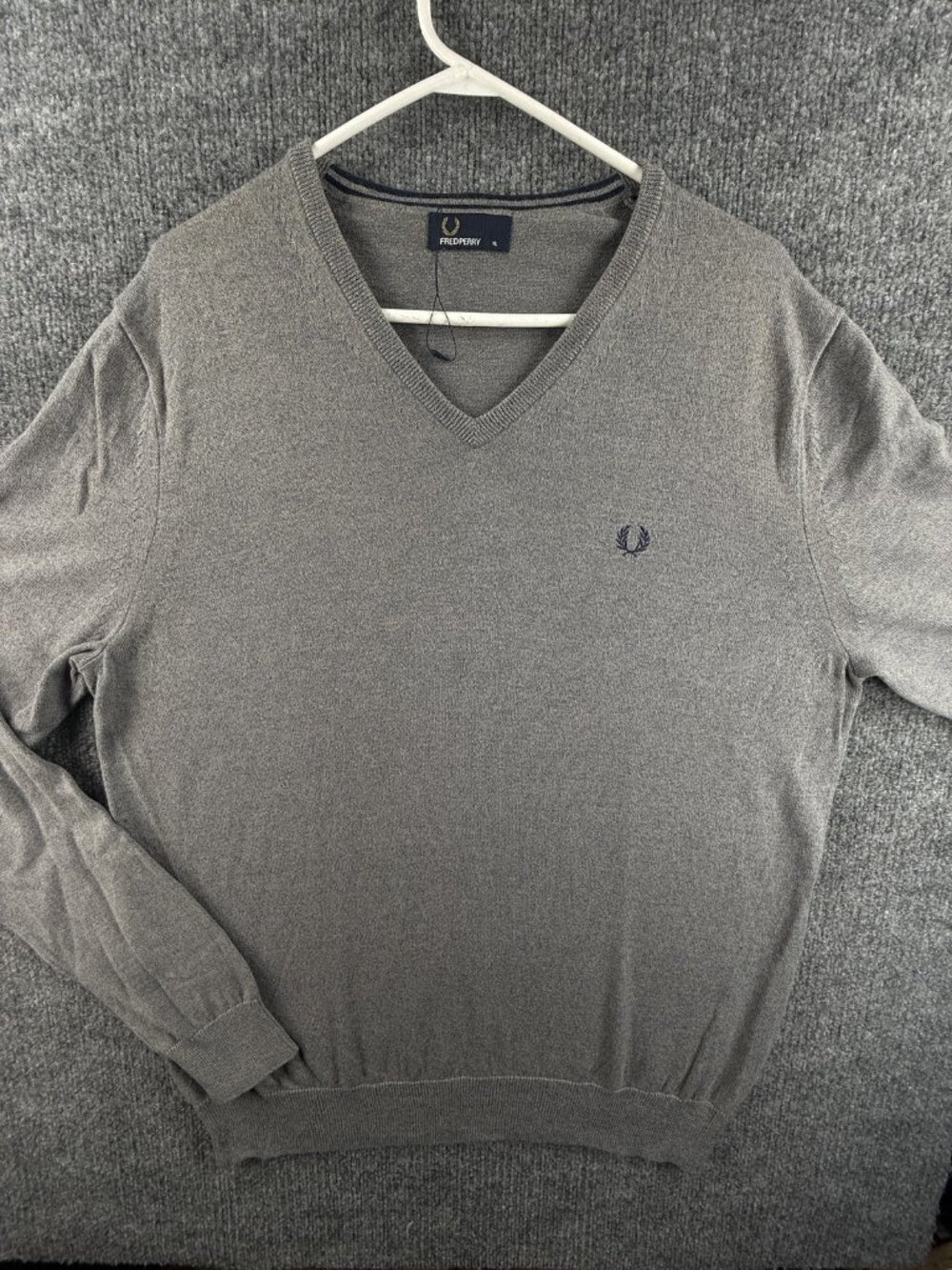 Fred Perry Pullover Wool Cotton XL Men Long Sleeve Logo Gray V-Neck Sweater Knit